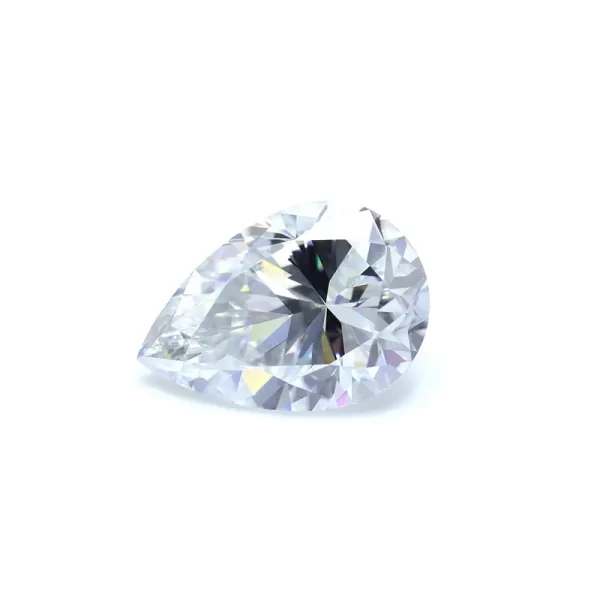 pear moissanite 2