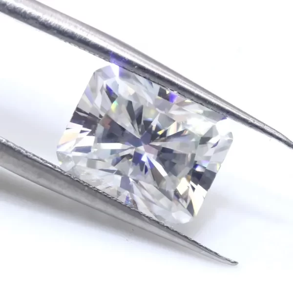 radiant cut moissanite 4